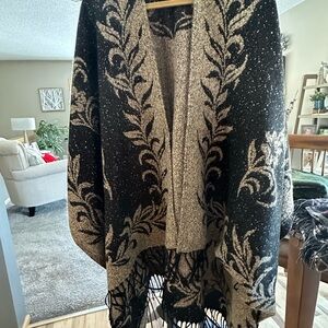 Black and Beige Patterned Shawl